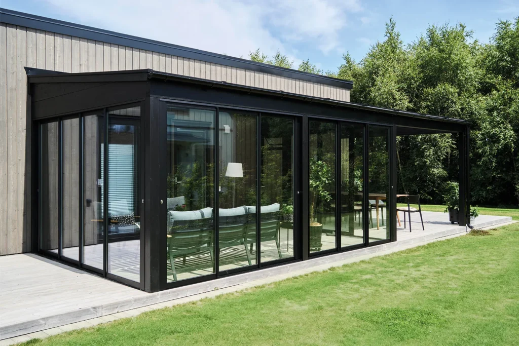 uterum svart inglasat